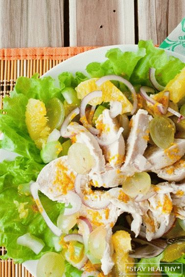 Kuřecí prsíčka a salátový salát